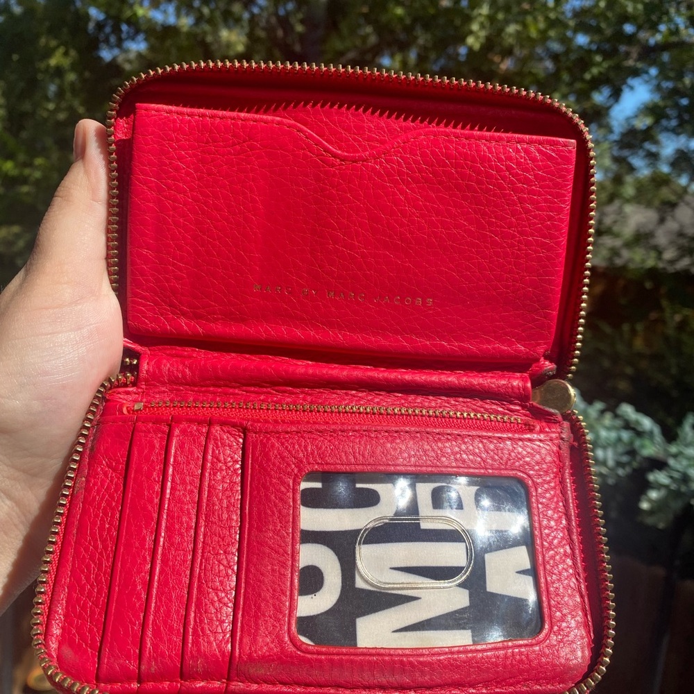 Marc By Marc Jacobs Red Leather Wristlet with Gold Plaque - Picture 5 of 10